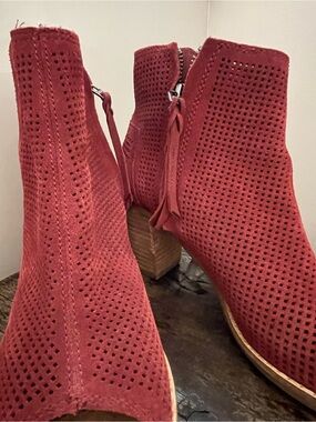 TOMS Majorca Oxblood Burgundy Suede Perforated Peep Toe Booties Boots 7.5 W